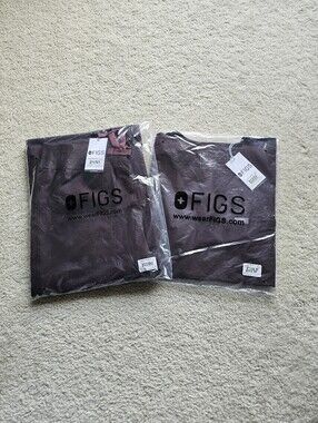 Figs Limited Edition Expresso Scrub Set.